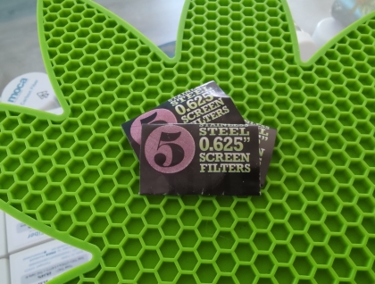 0.625 Stainless steel pipe screen 5 ct.